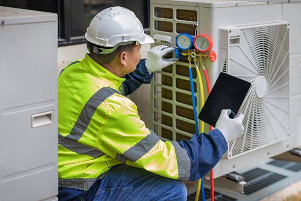 Professional Hvac technician working in Aurora, IN